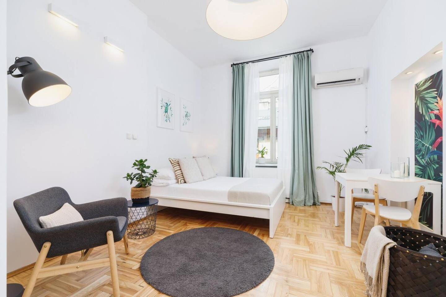 Private Parking - Old Town - Sw Krzyza 16 Street Διαμέρισμα Krasków Εξωτερικό φωτογραφία
